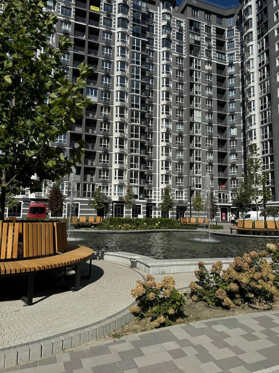 Апартаменти В Жк Гранд Бурже Подобово Bucha Exterior photo